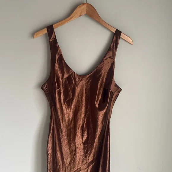 NEW ASOS DESIGN scoop back bias cut satin maxi dress in chocolate 10 - Picture 4 of 13
